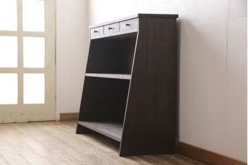 本棚を新規製作!イメージ画像を参考にヒノキ無垢材を使用。(ブックシェルフ)