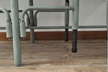 格納スツール8脚付きテーブルを新規製作!鉄脚を淡い青緑色にペイント。(ダイニングテーブル、作業台)