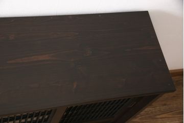 サイドボードを新規製作!木製脚、可動式の棚板を取り付け。建具に麻の葉模様のガラスを使用。(収納棚、戸棚、サイドキャビネット)