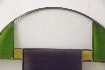 オリジナルのステンドグラス使用し丸窓を新規製作!