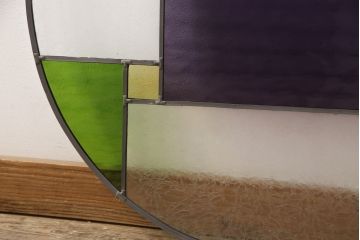 オリジナルのステンドグラス使用し丸窓を新規製作!