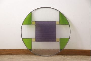 オリジナルのステンドグラス使用し丸窓を新規製作!