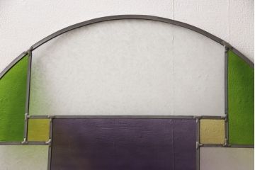 オリジナルのステンドグラス使用し丸窓を新規製作!