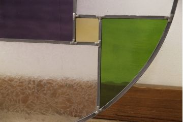 オリジナルのステンドグラス使用し丸窓を新規製作!
