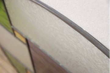 オリジナルのステンドグラス使用し丸窓を新規製作!