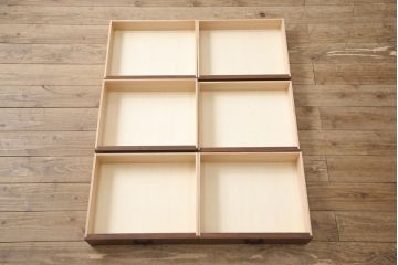 引き出し収納を新規製作!引き出しは和風の取っ手を取り付け、下1段はスライドレール式に。ご希望の色味で着色し仕上げ。(チェスト、サイドチェスト)
