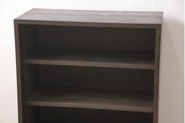 戸棚2台を新規製作!引き戸に花菱模様のガラスを使用。濃い茶色に着色仕上げ。(収納棚、キャビネット、食器棚、サイドキャビネット)