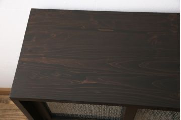 戸棚2台を新規製作!引き戸に花菱模様のガラスを使用。濃い茶色に着色仕上げ。(収納棚、キャビネット、食器棚、サイドキャビネット)