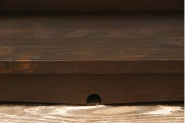 本棚を新規製作!昭和中期の楔式の本棚のデザインを再現。濃い茶色に着色仕上げ。(オープンラック、シェルフ、飾り棚、ブックシェルフ)