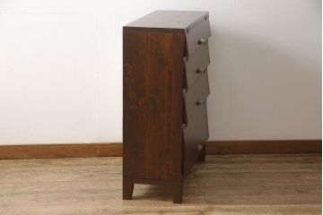 パタパタ収納棚を新規製作!ヒノキ無垢材使用。木目を活かして自然な茶色に着色仕上げ。(戸棚、キャビネット、ロッカー、下駄箱)