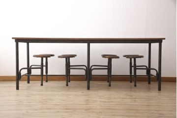 格納スツール8脚付きテーブルを新規製作!マットブラックでペイント仕上げ。(8人用ダイニングテーブル、作業台)