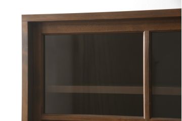 二段重ね食器棚を新規製作!上下段ともに棚内部は可動式の棚板を取り付け、引き出しはスライドレール付きに。建具はクリアガラスを使用。お好みの色に着色仕上げ。(重ね戸棚、収納棚、カップボード、キャビネット)