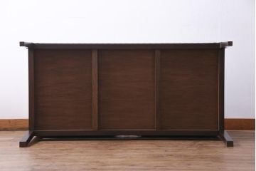 大正ロマンな2人掛けソファを新規製作!背もたれに透かし彫りを製作し取付け。座面と背もたれに深いグリーンのベルベット生地を使用。(2Pソファ)