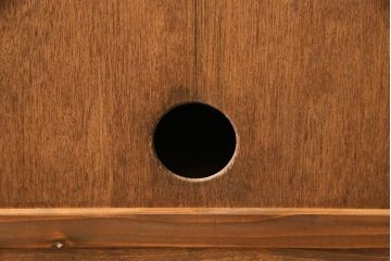 ローボードを新規製作!引き戸に組子をはめ込み、内部は配線用の穴あけ加工。自然な茶色に着色仕上げ。(テレビボード、テレビ台、サイドボード、収納棚、戸棚)