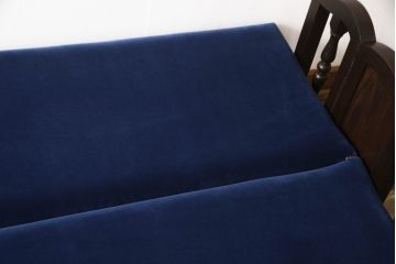 ソファベッドを新規製作!ご希望の生地と濃い茶色の着色でアンティーク調の仕上がりに。(3人掛けソファ、トリプルソファ)