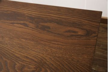格納スツール8脚付きテーブルを新規製作!鉄脚は淡い青緑色にペイントし、ヴィンテージ感漂うレトロなデザインに仕上げ。(ダイニングテーブル、作業台)