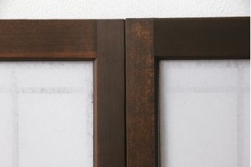 組子障子戸4枚×2セットを新規製作!当店のオーダー建具を参考にご希望のサイズで障子戸を製作。引手を取り付け、プラスチック障子紙を新たに張り、当店商品を参考に着色。(引き戸、建具)