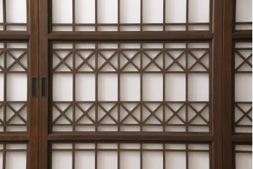 組子障子戸4枚×2セットを新規製作!当店のオーダー建具を参考にご希望のサイズで障子戸を製作。引手を取り付け、プラスチック障子紙を新たに張り、当店商品を参考に着色。(引き戸、建具)