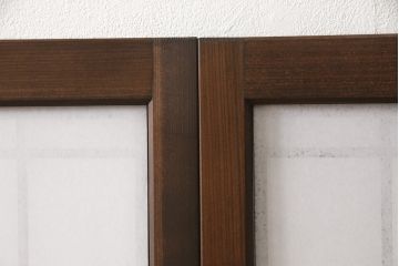 組子障子戸4枚×2セットを新規製作!当店のオーダー建具を参考にご希望のサイズで障子戸を製作。引手を取り付け、プラスチック障子紙を新たに張り、当店商品を参考に着色。(引き戸、建具)