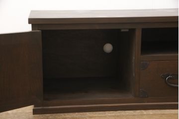 テレビ台を新規製作!ご要望のサイズ・デザインにて。台輪を取付け、配線穴あけ加工。取っ手や装飾金具は古金具を使用。(ローボード、ローチェスト、テレビボード、サイドボード)