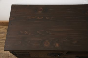 テレビ台を新規製作!ご要望のサイズ・デザインにて。台輪を取付け、配線穴あけ加工。取っ手や装飾金具は古金具を使用。(ローボード、ローチェスト、テレビボード、サイドボード)