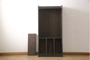 本棚を新規製作!ご希望のデザイン・サイズにて。可動式の棚板を3枚を取り付け、ご自宅の家具に合わせた色に着色。(オープンラック、ブックシェルフ)