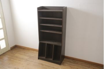 本棚を新規製作!ご希望のデザイン・サイズにて。可動式の棚板を3枚を取り付け、ご自宅の家具に合わせた色に着色。(オープンラック、ブックシェルフ)