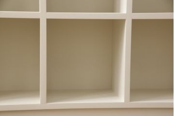 マス目棚を新規製作!ラフジュ工房オリジナルのマス目棚のデザインとサイズを参考に。色味はアンティークホワイトでペイント。(ロッカー、収納棚、本棚、飾り棚、オープンラック)