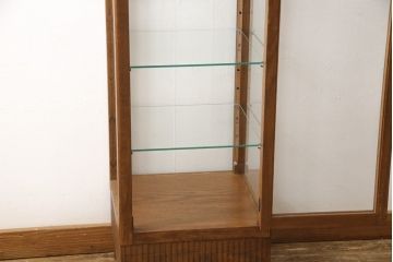 ガラスケースを新規製作!デザインはラフジュ工房オリジナル商品をベースにご希望サイズで製作。色味は明るめの茶色に着色。(ショーケース、陳列棚、飾り棚)