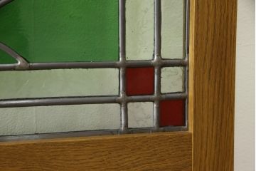 つい立てを新規製作!ご希望のサイズでオーク材を使用。片面は可動式仕様で、「芙蓉の花」「夏空」「日光」をモチーフにしたオリジナルのステンドグラスを取り付け。(ステンドグラス、つい立て、パーテーション、間仕切り)