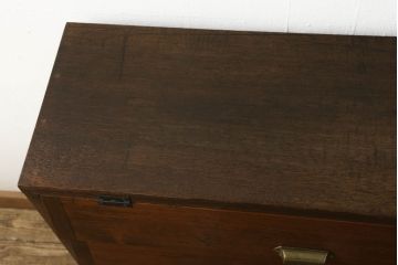 下駄箱を新規製作!当店オーダー家具を参考にご希望のサイズで。パタパタ扉仕様で、取っ手、脚、色は当店商品を参考に取り付け・着色。(戸棚、キャビネット、ロッカー)