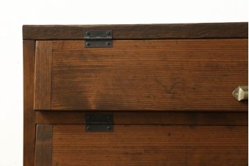 下駄箱を新規製作!当店オーダー家具を参考にご希望のサイズで。パタパタ扉仕様で、取っ手、脚、色は当店商品を参考に取り付け・着色。(戸棚、キャビネット、ロッカー)