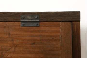 下駄箱を新規製作!当店オーダー家具を参考にご希望のサイズで。パタパタ扉仕様で、取っ手、脚、色は当店商品を参考に取り付け・着色。(戸棚、キャビネット、ロッカー)