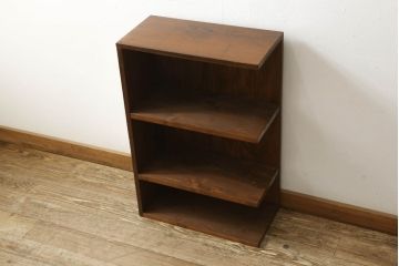 オープン棚を新規製作!ご希望のデザイン・サイズにて。棚板・底板をヒノキ無垢材、背面・天板・左側面は古材で製作。本体の色味は当店商品を参考に着色。(収納棚、戸棚、キャビネット、ラック)