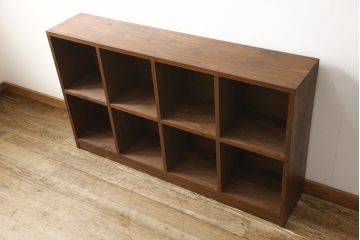 マス目棚を新規製作!当店のオーダー家具を参考にご希望のサイズで。ヒノキの無垢材を使用し、棚は横4列、縦2列の造りで。(ロッカー、ラック、本棚)