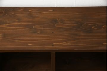 マス目棚を新規製作!当店のオーダー家具を参考にご希望のサイズで。ヒノキの無垢材を使用し、棚は横4列、縦2列の造りで。(ロッカー、ラック、本棚)
