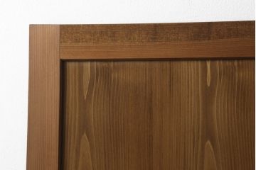 帯戸2枚を新規製作!当店オーダー家具を参考に、ご希望サイズにて。組子を製作し、両面クリアガラス、腰板は杉材(板目)の化粧板を使用。引手を取り付け、色味は当店商品を参考に着色。(引き戸、建具)