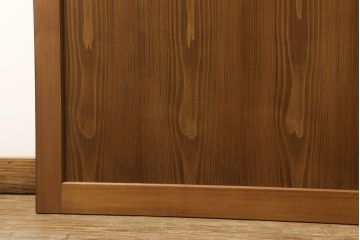 帯戸2枚を新規製作!当店オーダー家具を参考に、ご希望サイズにて。組子を製作し、両面クリアガラス、腰板は杉材(板目)の化粧板を使用。引手を取り付け、色味は当店商品を参考に着色。(引き戸、建具)