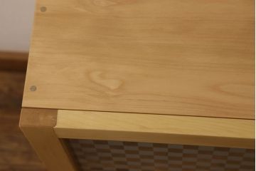 戸棚を新規製作!ラフジュ工房オリジナル商品を参考にご希望のサイズで、当店オリジナルデザインの市松模様ガラスを使用。取っ手、脚を取付。色味は当店商品を参考に着色。(収納棚、食器棚)