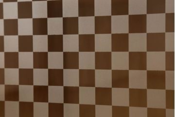 戸棚を新規製作!ラフジュ工房オリジナル商品を参考にご希望のサイズで、当店オリジナルデザインの市松模様ガラスを使用。取っ手、脚を取付。色味は当店商品を参考に着色。(収納棚、食器棚)
