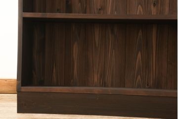 ブックシェルフを新規製作!当店の商品を参考にしたデザイン・希望のサイズにて。配線穴開け加工をし、色味は茶色1色に着色。(収納棚、本棚、ウッドシェルフ)