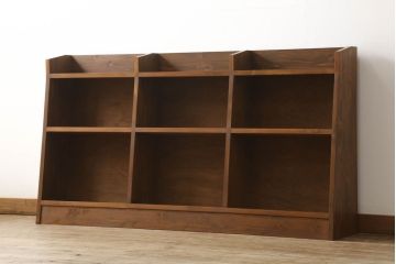 本棚を新規製作!当店のオーダー家具を参考に台形型デザインでご希望のサイズ、色味にて。(オープンラック、ブックシェルフ、ロッカー)