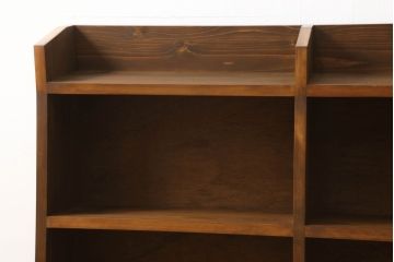 本棚を新規製作!当店のオーダー家具を参考に台形型デザインでご希望のサイズ、色味にて。(オープンラック、ブックシェルフ、ロッカー)