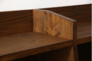 本棚を新規製作!当店のオーダー家具を参考に、台形型のデザイン、お好みのサイズで。(オープンラック、ブックシェルフ、ロッカー)