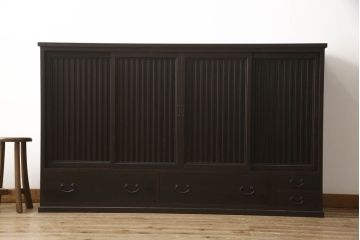 サイドボードを新規製作!当店のオーダー家具を参考に縦桟引き戸デザイン、ご希望のサイズ、色味にて。(収納棚、戸棚、サイドキャビネット)