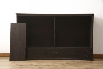 サイドボードを新規製作!当店のオーダー家具を参考に縦桟引き戸デザイン、ご希望のサイズ、色味にて。(収納棚、戸棚、サイドキャビネット)