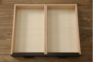 サイドボードを新規製作!当店のオーダー家具を参考に縦桟引き戸デザイン、ご希望のサイズ、色味にて。(収納棚、戸棚、サイドキャビネット)