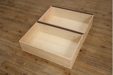 サイドボードを新規製作!当店のオーダー家具を参考に縦桟引き戸デザイン、ご希望のサイズ、色味にて。(収納棚、戸棚、サイドキャビネット)