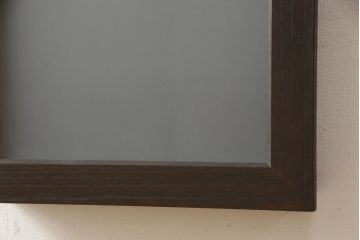 壁掛け仏壇を新規製作!建具にすりガラスを使用。内部にフック、背面に壁掛け用金具を取り付け。全体をチェス系に着色仕上げ。(仏ダン、手造り仏壇)