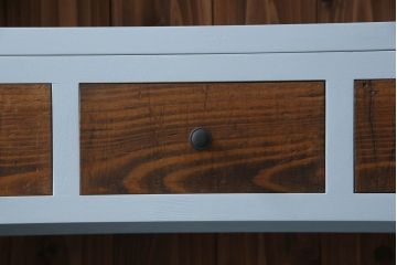 本棚を新規製作!本体はヒノキ無垢材を使用し、上下分割できる仕様に。くすんだ水色にペイント仕上げ。(ブックシェルフ、収納棚、ウッドシェルフ)
